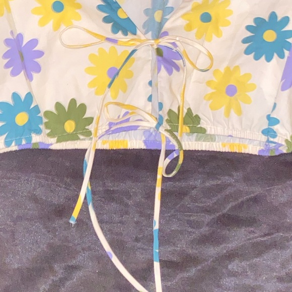 ✨2for22$ Floral puff sleeve top - Picture 2 of 5